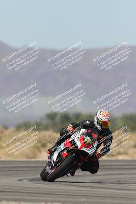 media/Oct-13-2025-Moto Forza (Mon) [[a66d839500]]/4-C Group/Session 3 (Turn 16)/